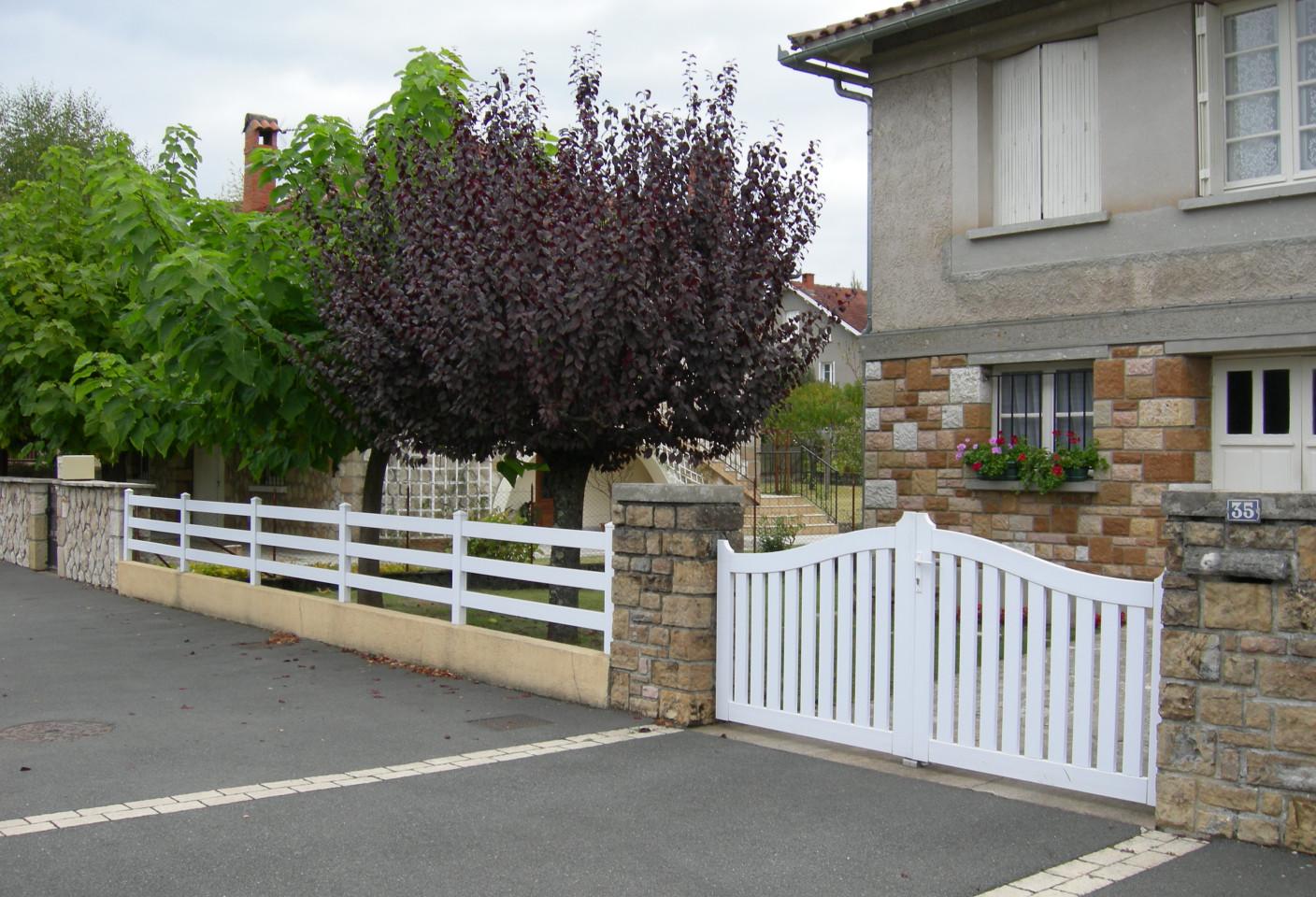 Clôture PVC avec portail 