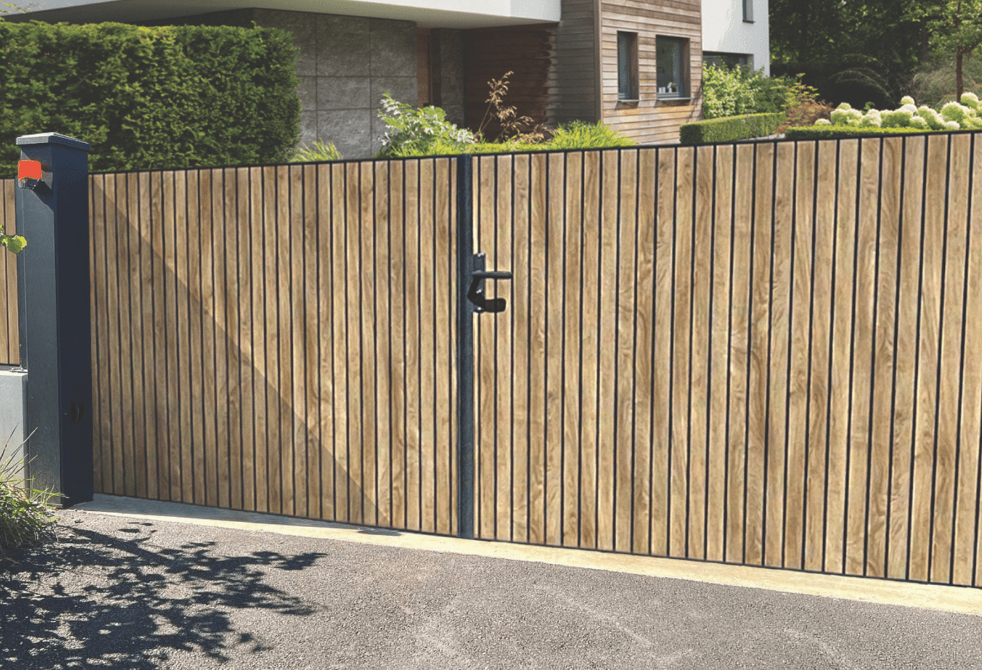 Portail PVC_Gamme Actuelle_Modèle Classique chêne turner