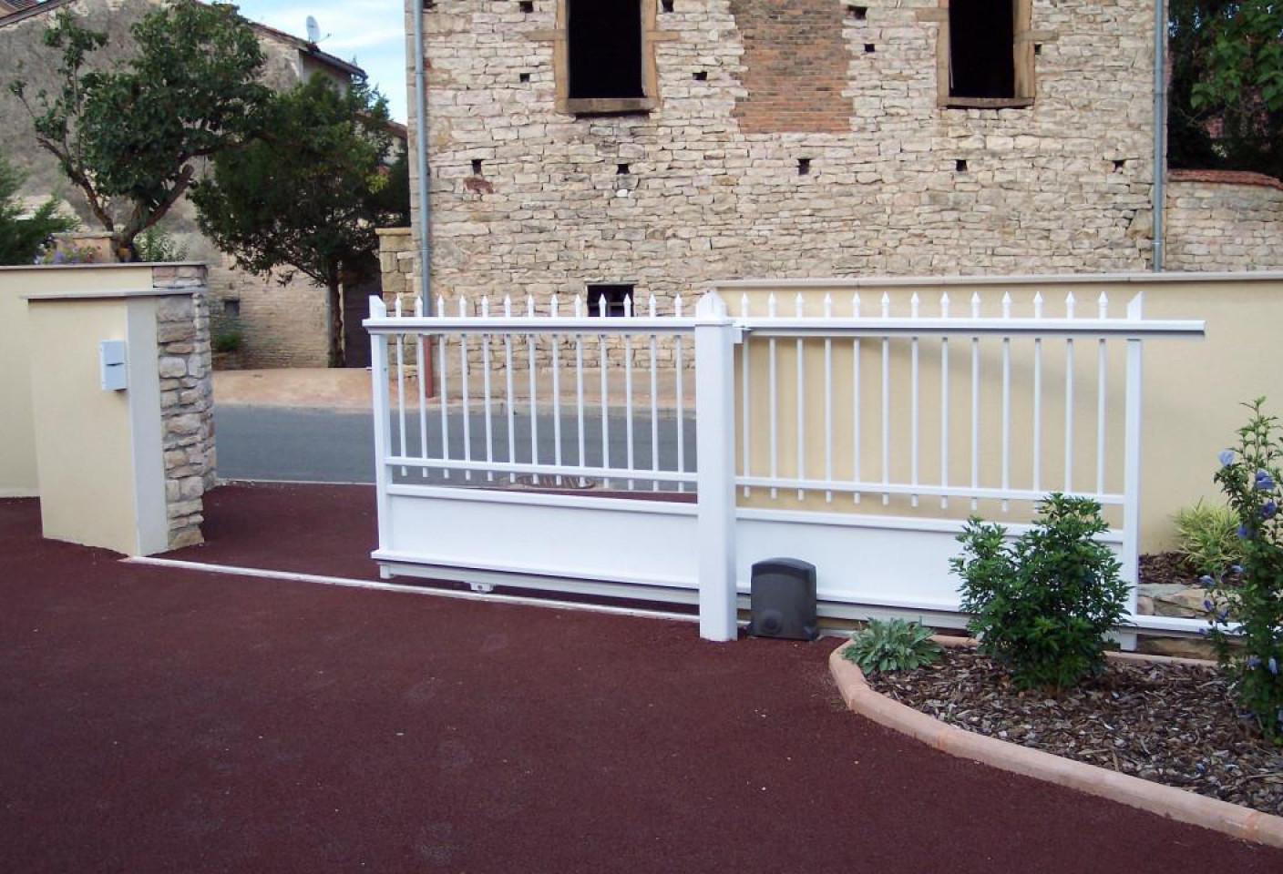 portail coulissant style classique traditionnel