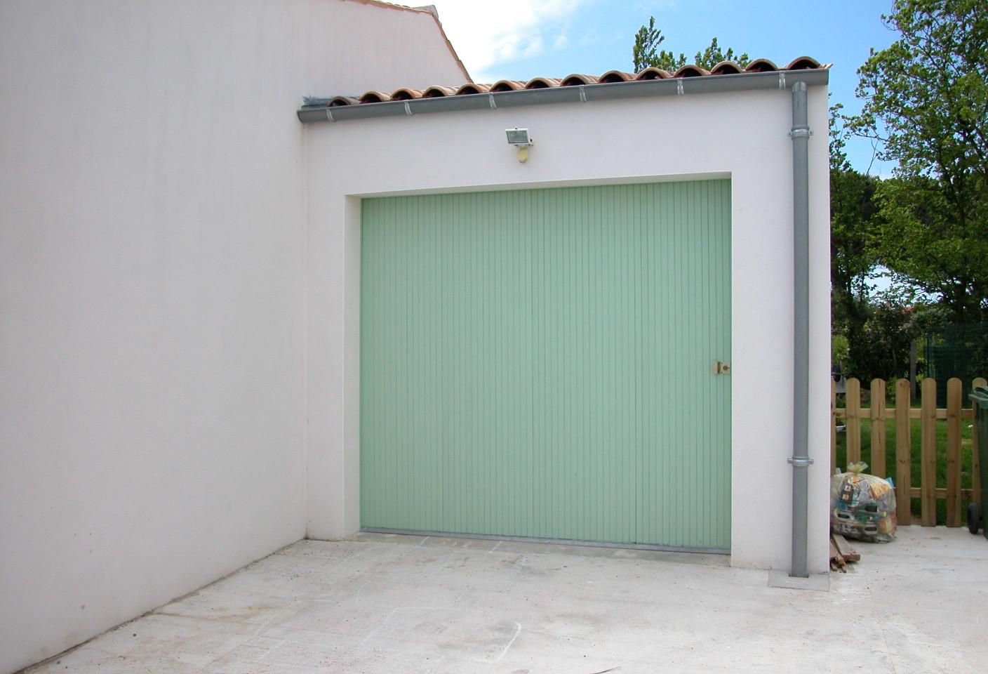 Porte de garage coulissante PVC