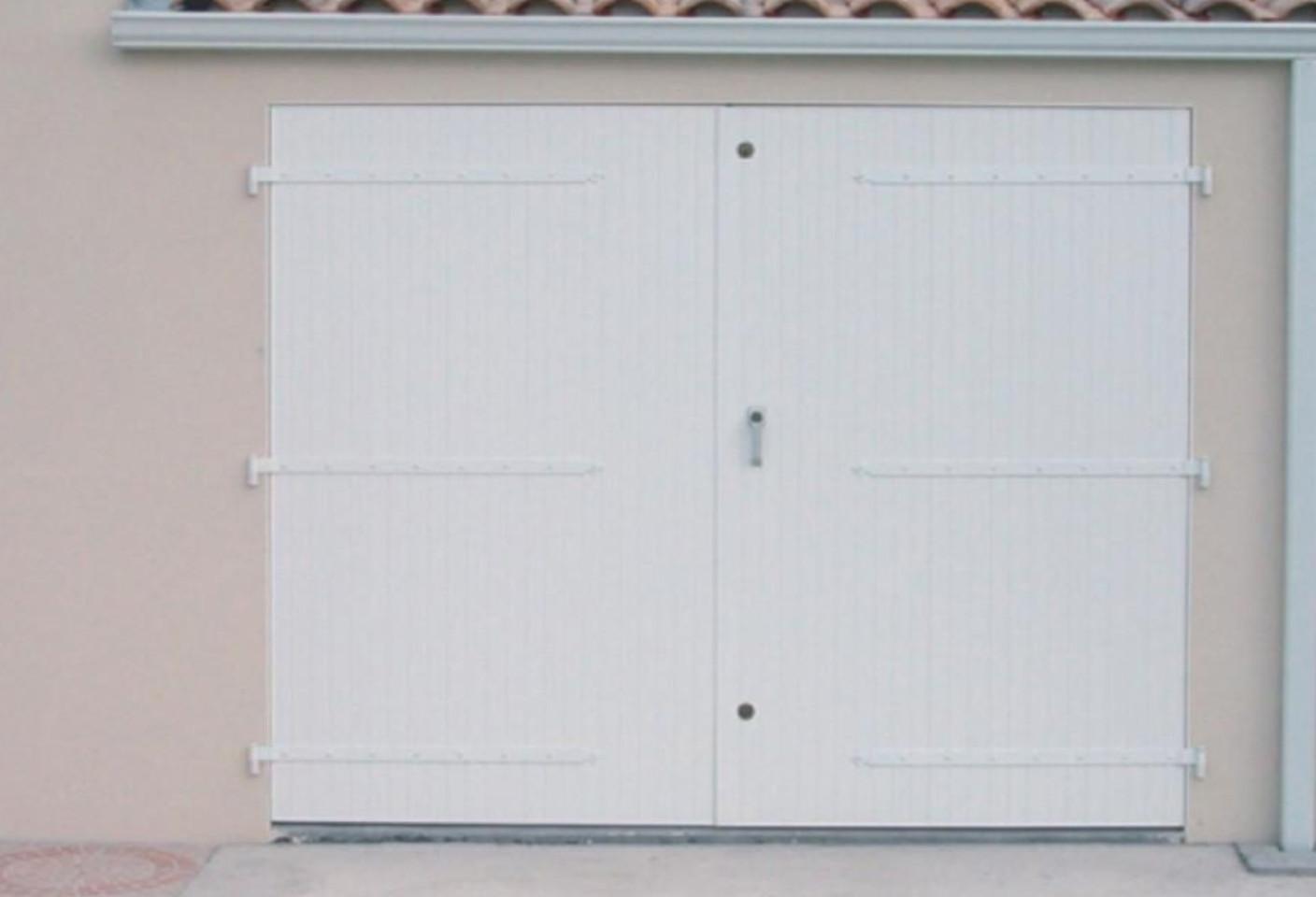 porte de garage PVC sur-mesure