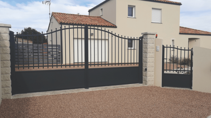 Portail aluminium_Gamme Tradition_Modèle Manoir prestige