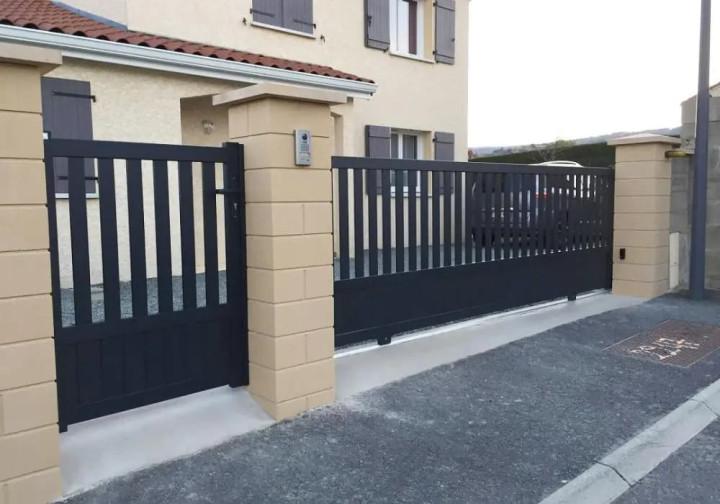 portail alu coulissant semi ajouré