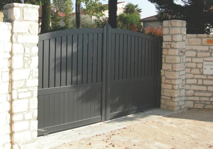 légèreté portail aluminium