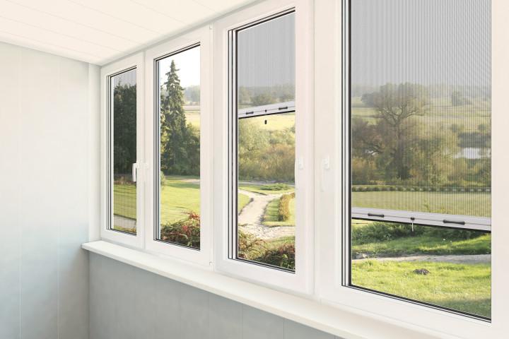 Moustiquaire-enroulable-verticale