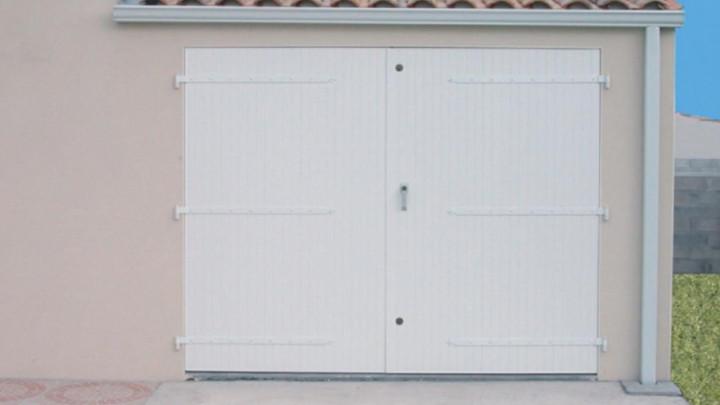 porte de garage PVC sur-mesure