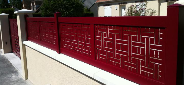 cloture alu rouge