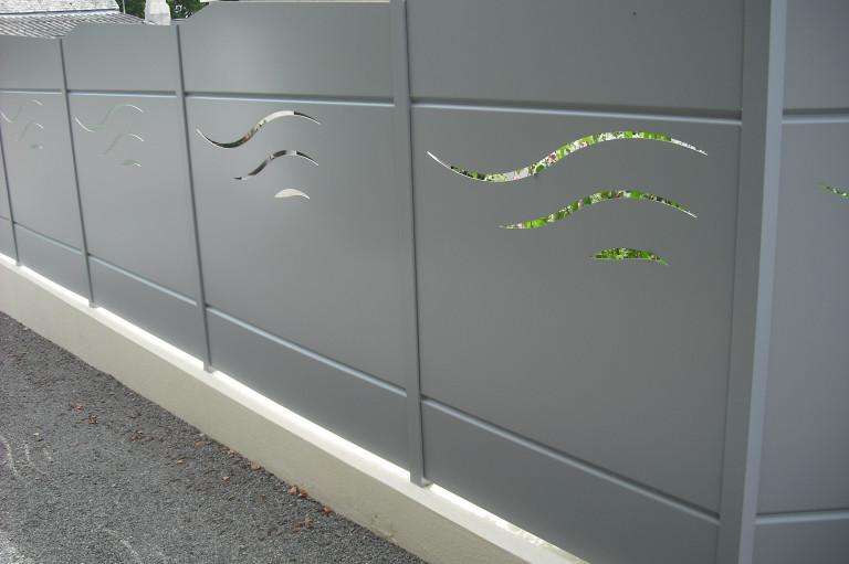 Clôture décor vague