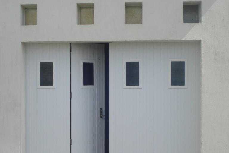 portes de garage battantes pvc 4 vantaux