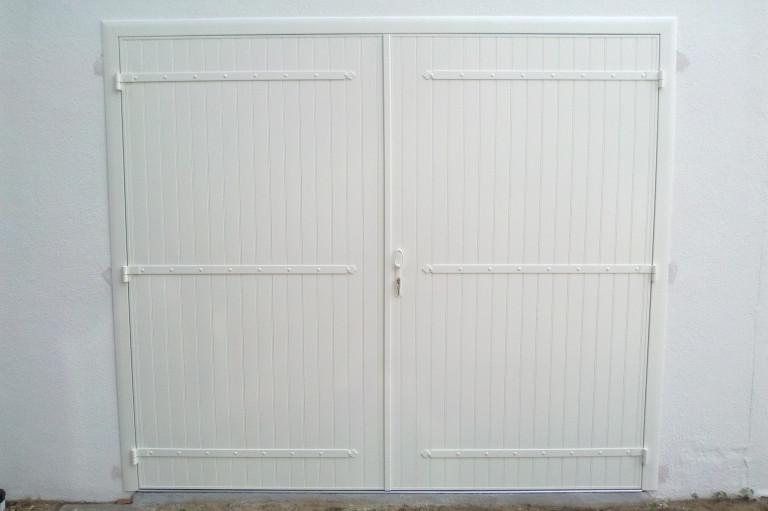 Porte de garage battante