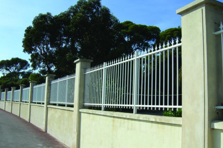 Clôture aluminium_Gamme Tradition_Modèle Manoir Classique