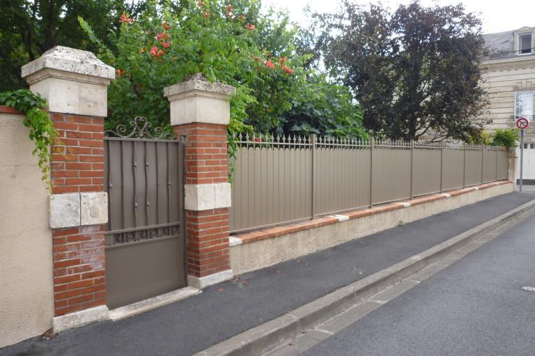 Portillon et clôture aluminium_Gamme Tradition_Modèle Manoir Classique