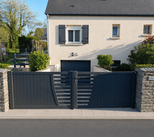 Portail-aluminium-Semi Ajouré-Battant-Palace