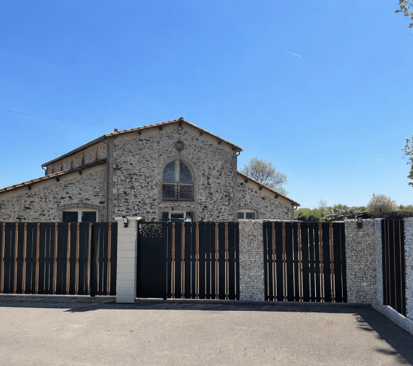 Portail-clôture-portillon-aluminium-modèle-Linéa