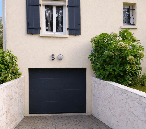 Porte-de-garage-sectionnelle-plafond