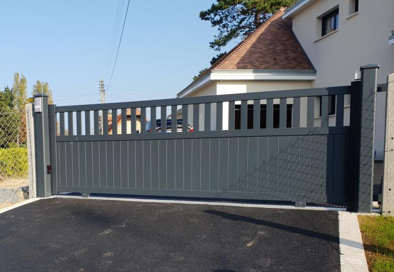 Portail semi jointif 2-3 forme droite  