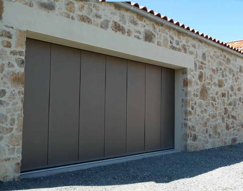 Porte de garage sectionnelle latérale