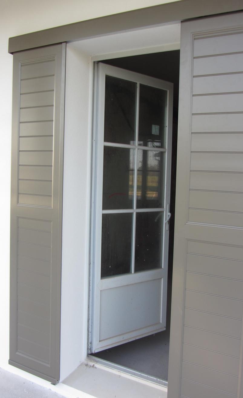 Volets coulissants persiennés