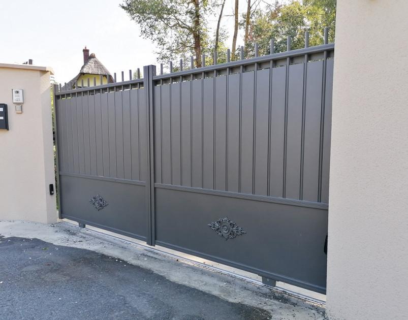 Portail manoir jointif 