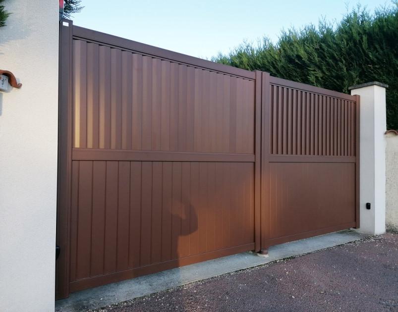 Jointif panneau et lames Z verticales en partie haute