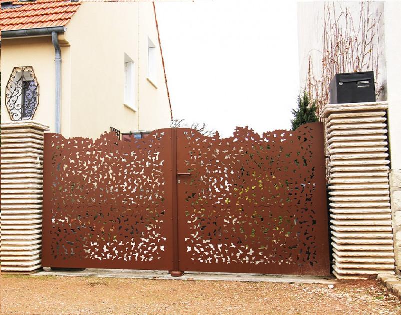 portail Ambellya décor feuillage