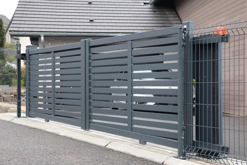 portail coulissant avec motorisation intégrée