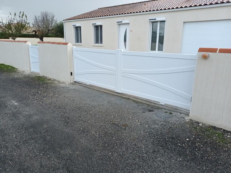 Portail PVC Coulissant