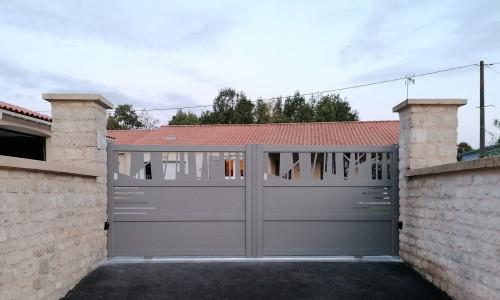 Portail motorisé aluminium LOFT