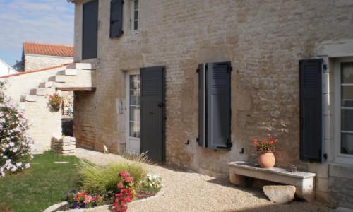 quelle couleur volet pour maison pierre