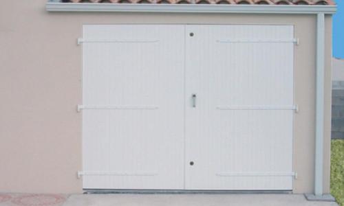 porte de garage PVC sur-mesure