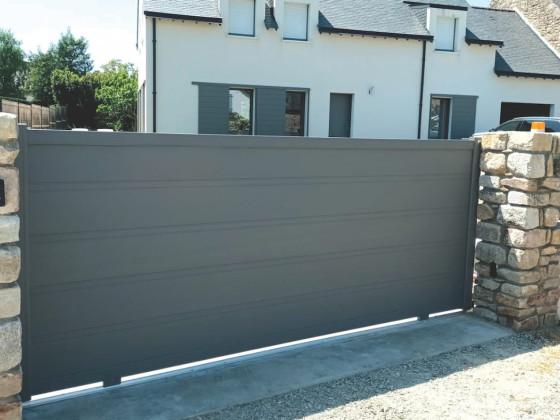 portail coulissant plein sur mesure