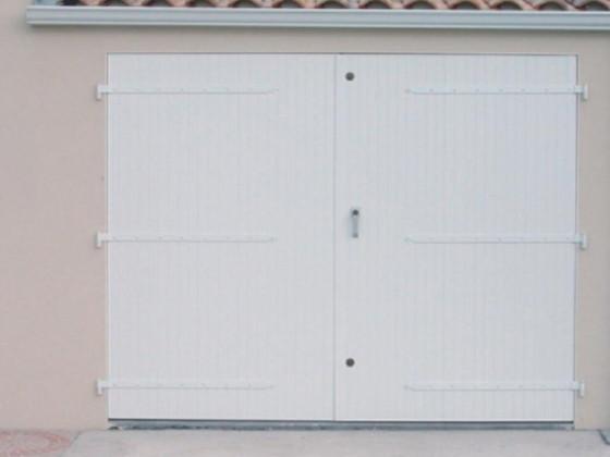 porte de garage PVC sur-mesure